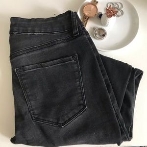 black knee ripped jeans